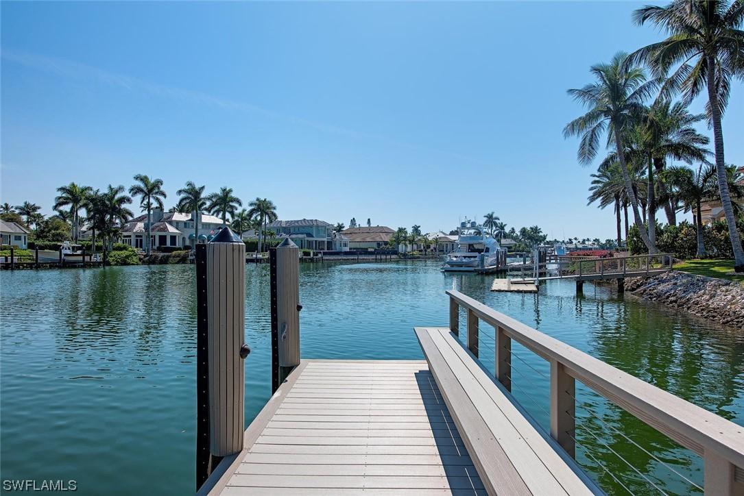 3595 Gin Ln., Naples, FL 34102