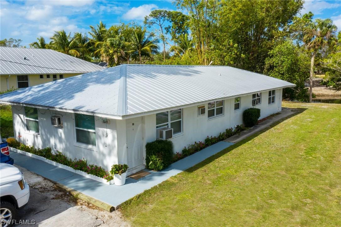 3049 Coco Ave., Naples, FL 34112