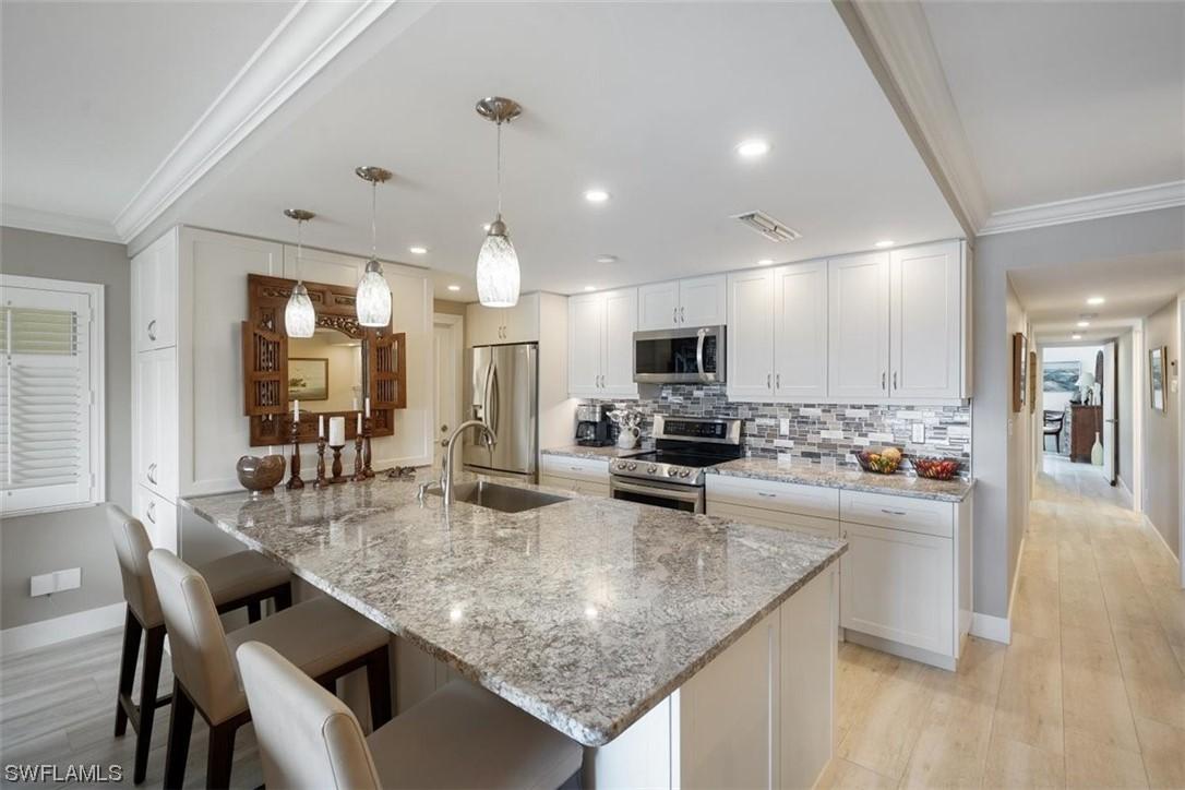 3000 Gulf Shore Blvd. #208, Naples, FL 34103