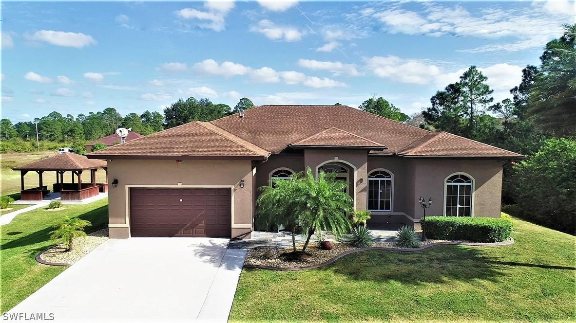 827 Troy Ave., Lehigh Acres, FL 33974