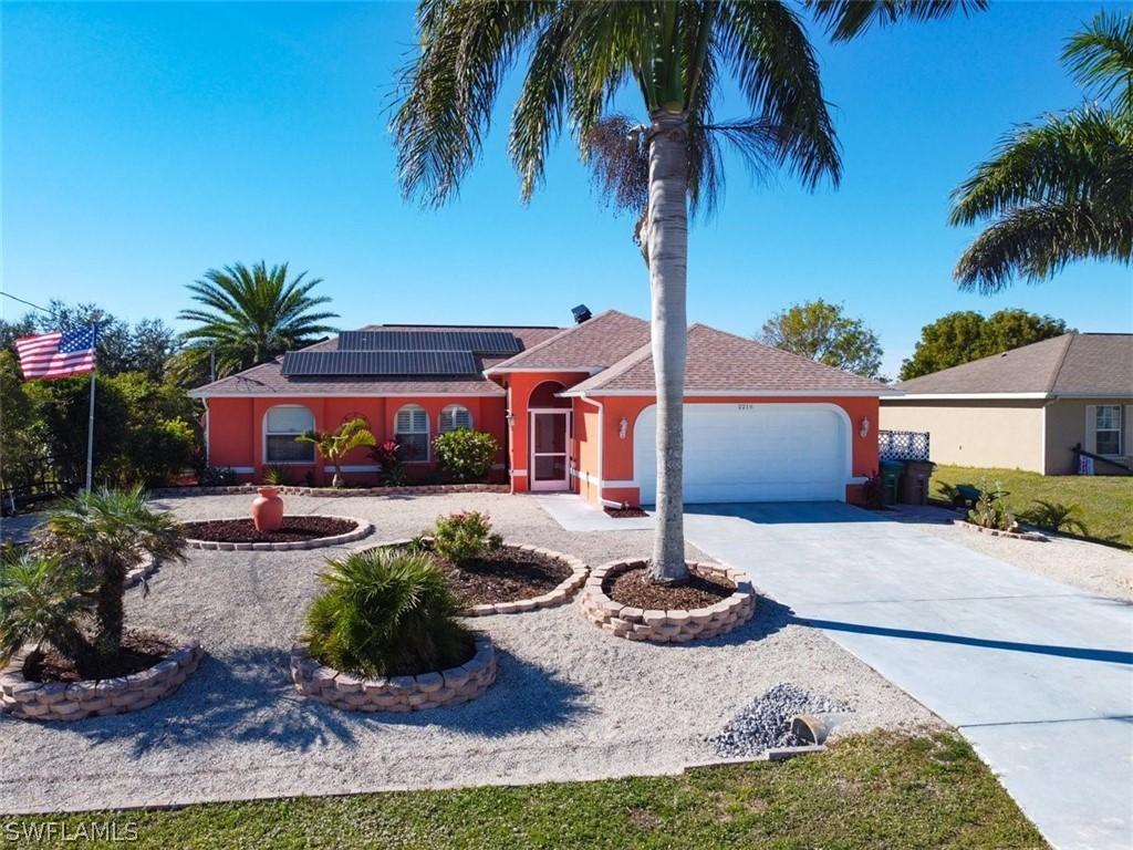 2216 NE 5th Pl., Cape Coral, FL 33909
