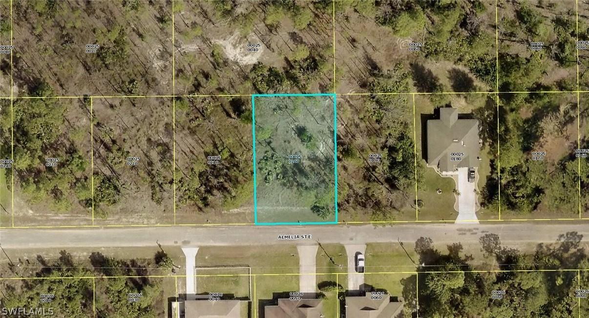 719 Almelia St., Lehigh Acres, FL 33974