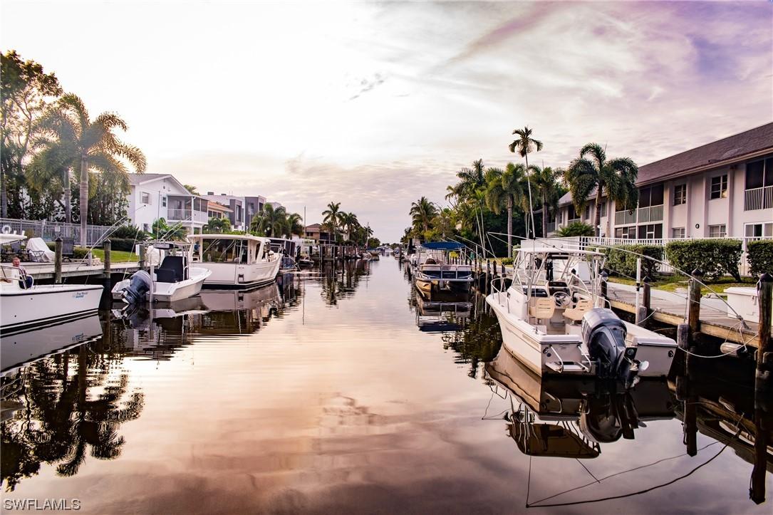 1686 Blue Point Ave. #A6, Naples, FL 34102