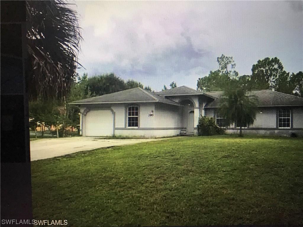 390 35th Ave., Naples, FL 34120