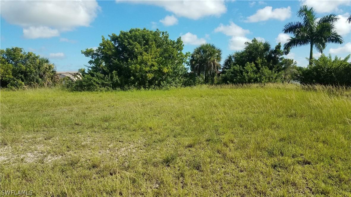 2207 NE 4th St., Cape Coral, FL 33909