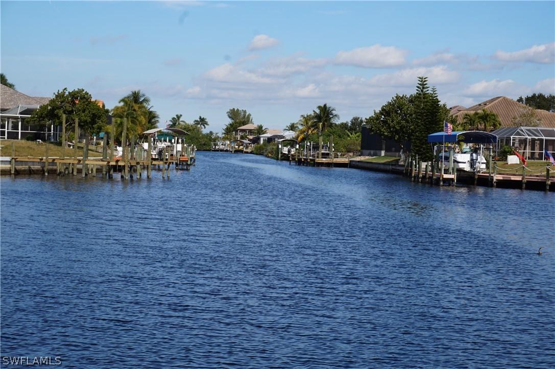 3527 SW 2nd Ln., Cape Coral, FL 33991