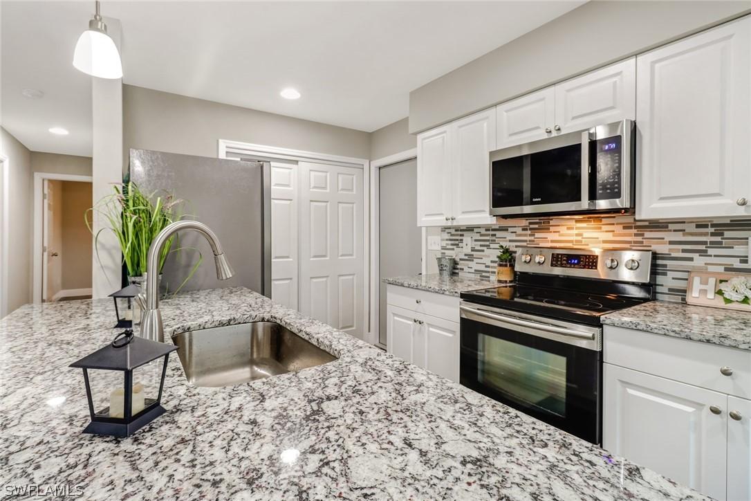 1100 Navajo Ave., Lehigh Acres, FL 33936