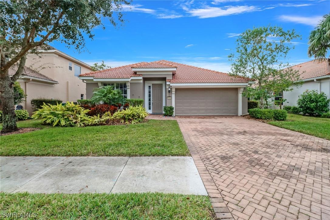 2121 Fairmont Ln., Naples, FL 34120