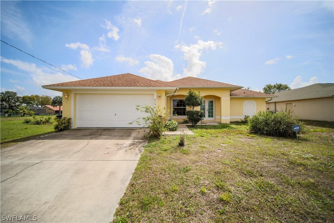 636 Kingsbury St., Lehigh Acres, FL 33974