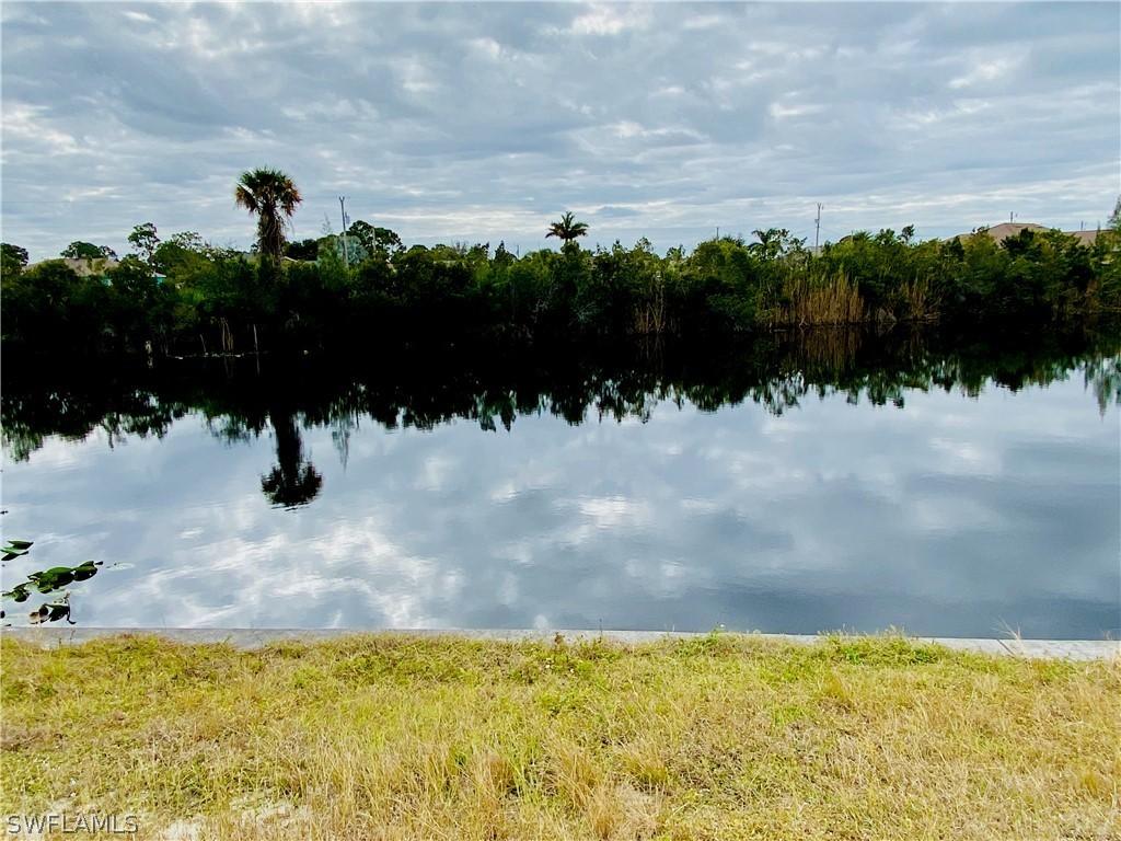 808 NE 43rd Ter., Cape Coral, FL 33909