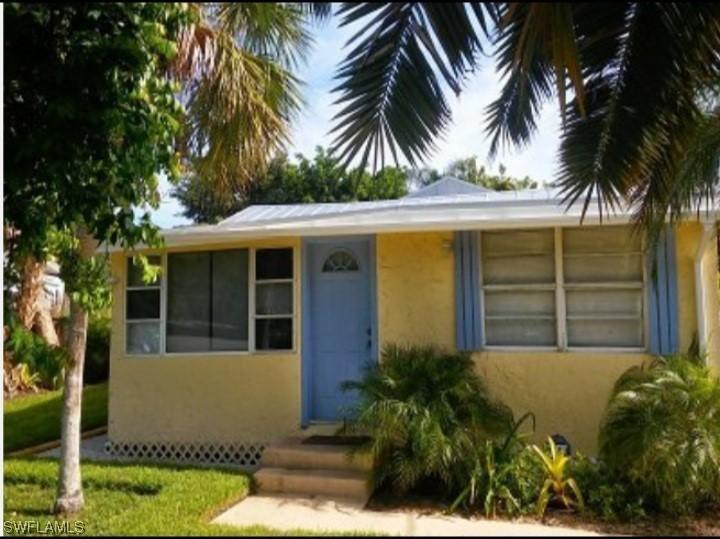 2221 Thomasson Dr., Naples, FL 34112