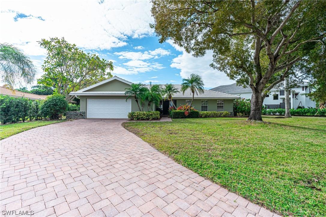 626 Fountainhead Way, Naples, FL 34103