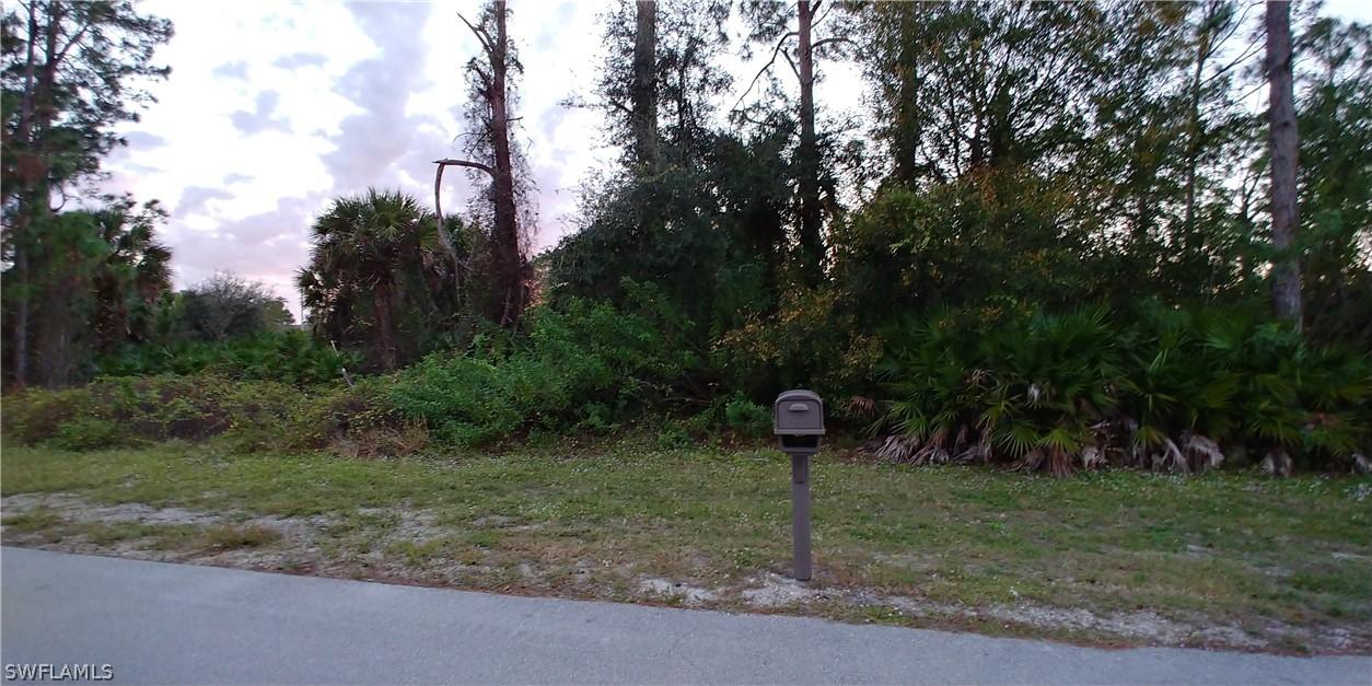 240 Nautilus Ave., Lehigh Acres, FL 33974