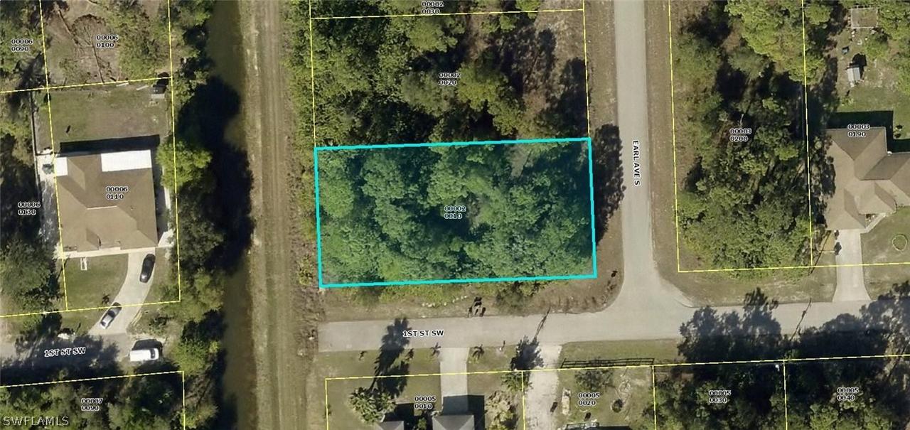 60 Earl Ave., Lehigh Acres, FL 33976