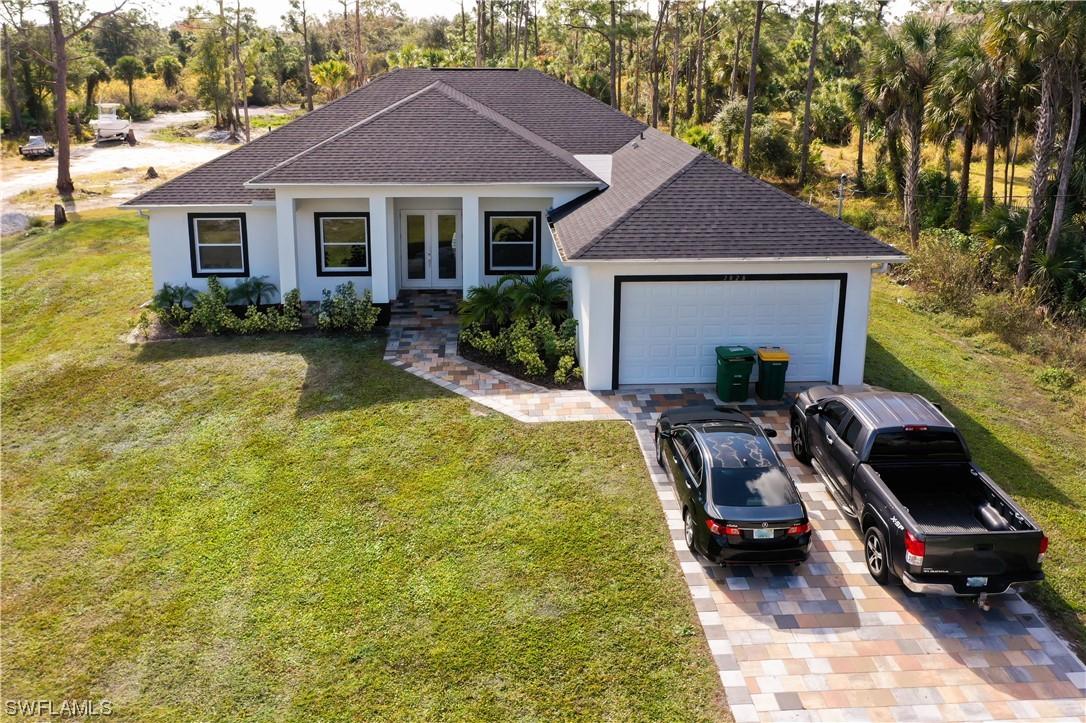 2828 22nd Ave., Naples, FL 34120