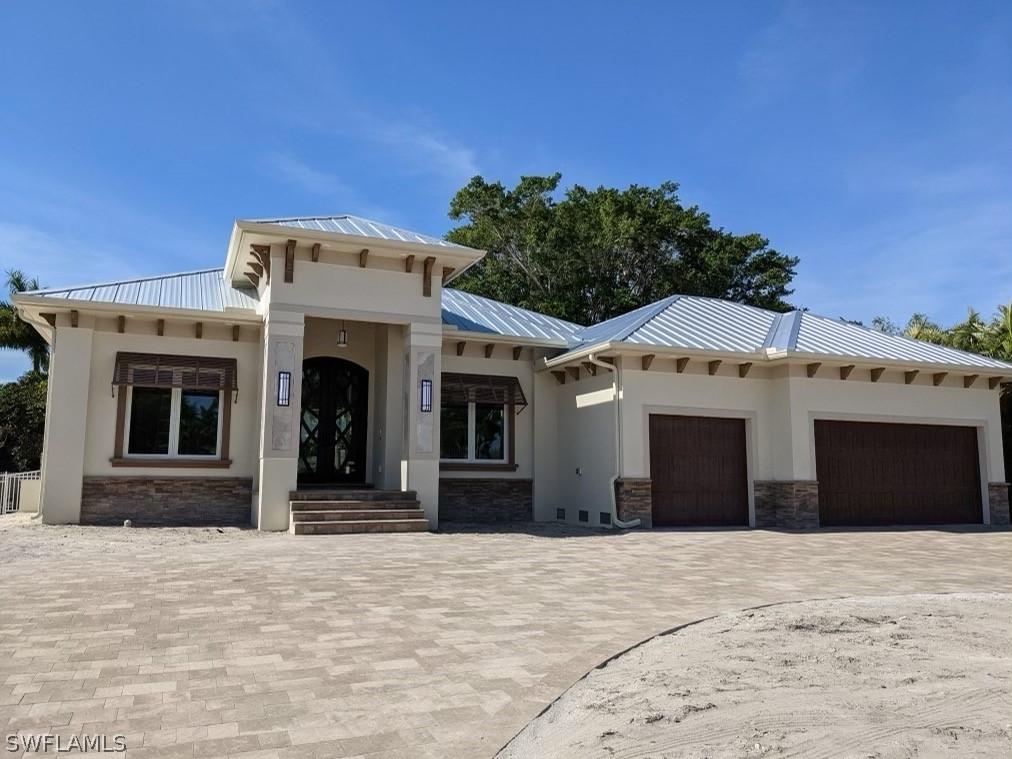 4811 Crayton Rd., Naples, FL 34103