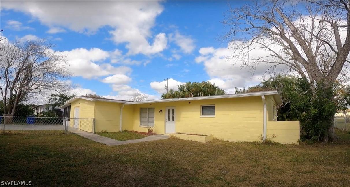 203 Jersey Rd., Lehigh Acres, FL 33936