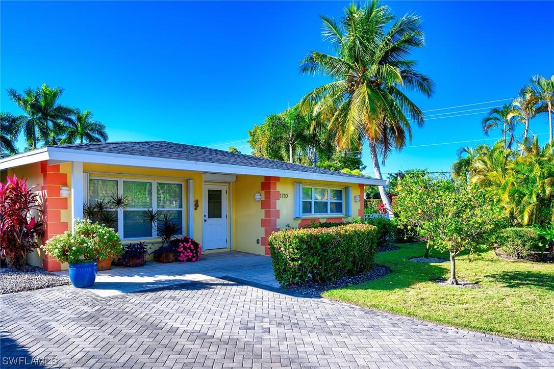 1710 Smugglers Cove, Naples, FL 34112
