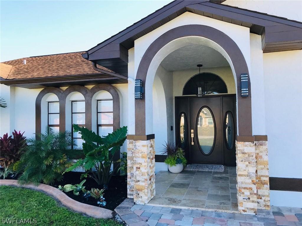 206 Mcarthur Ave., Lehigh Acres, FL 33936