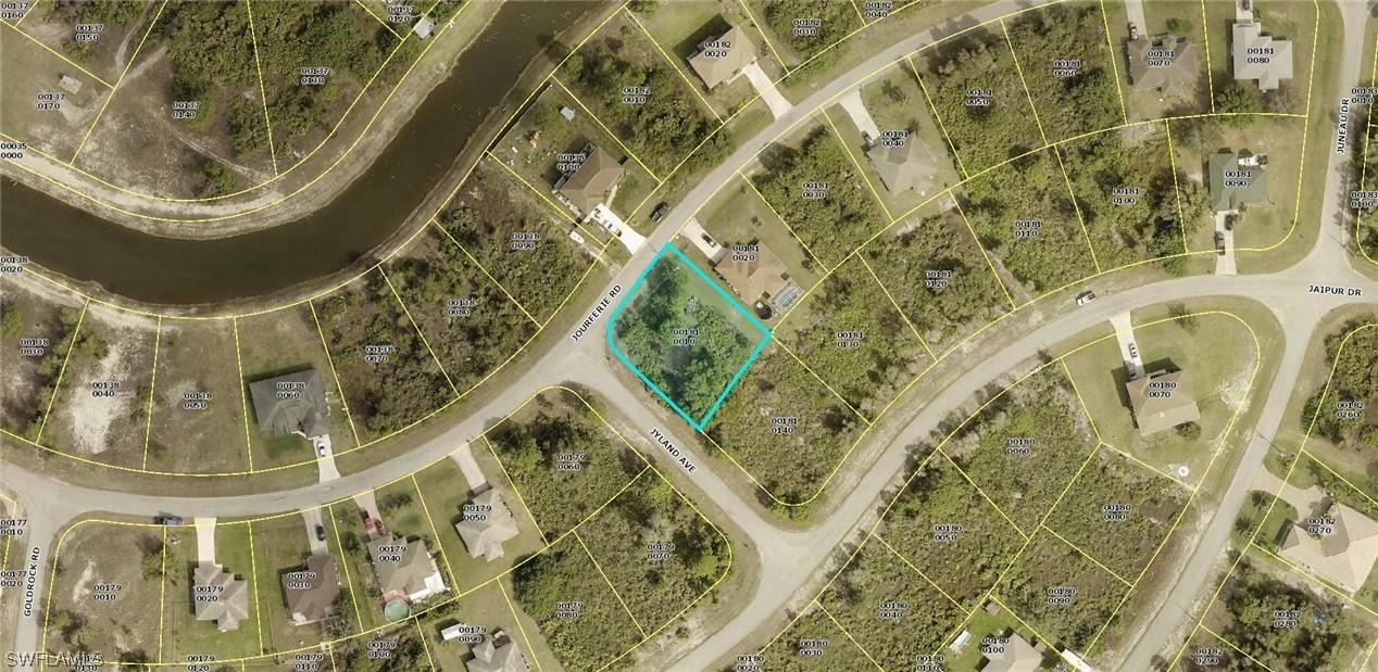 420 Jourferie Rd., Lehigh Acres, FL 33974