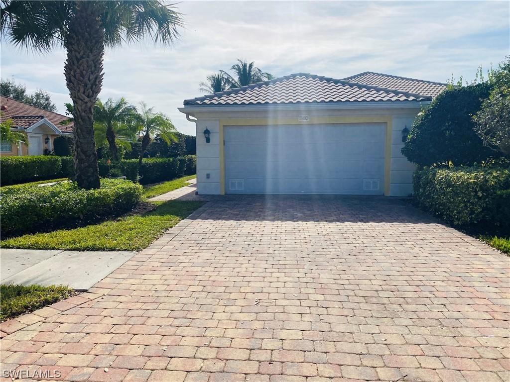 7402 Emilia Ln., Naples, FL 34114