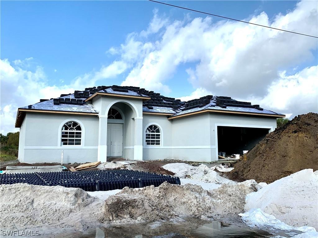 407 Cortez Ave., Lehigh Acres, FL 33972