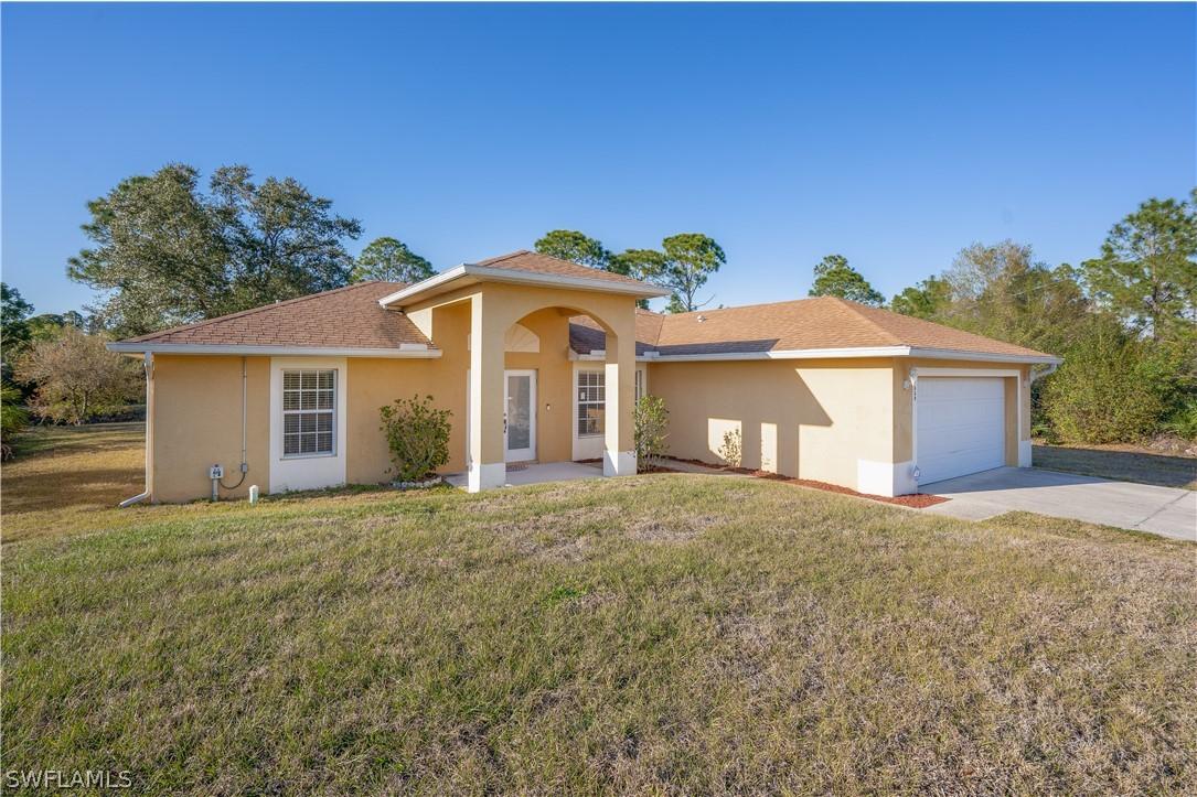 338 Bradley Ave., Lehigh Acres, FL 33974