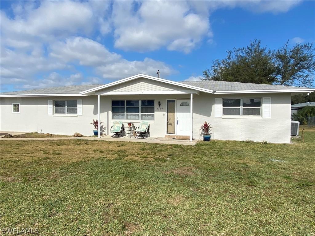 1301 Ellendale Cir., Lehigh Acres, FL 33936