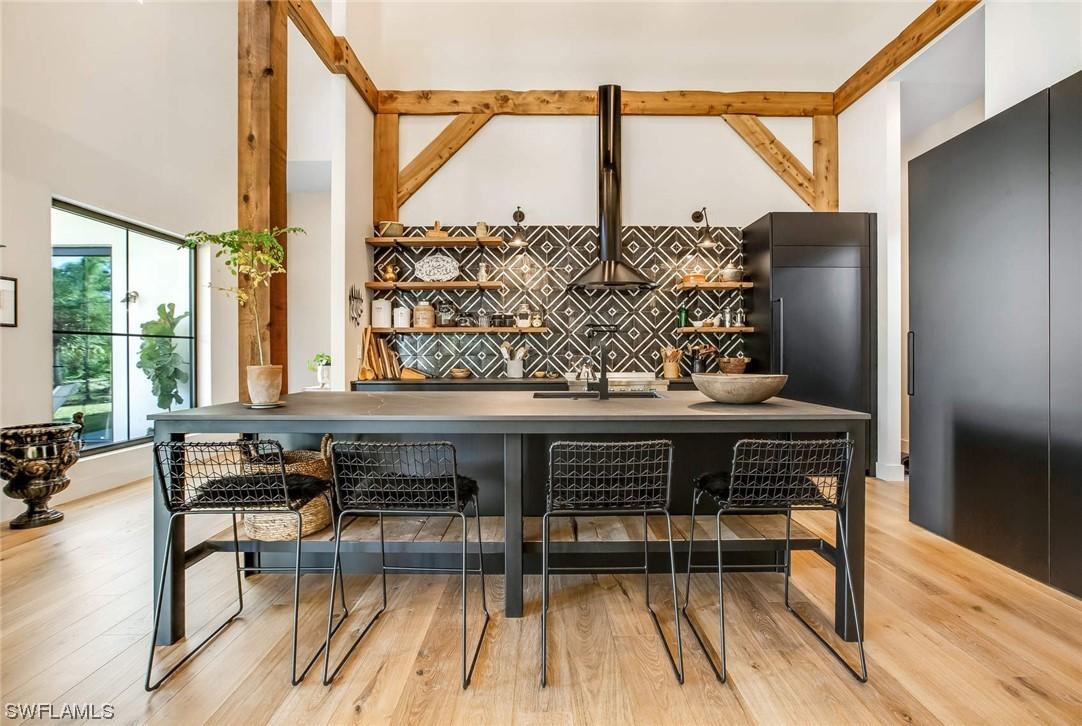 1643 11th St., Naples, FL 34117