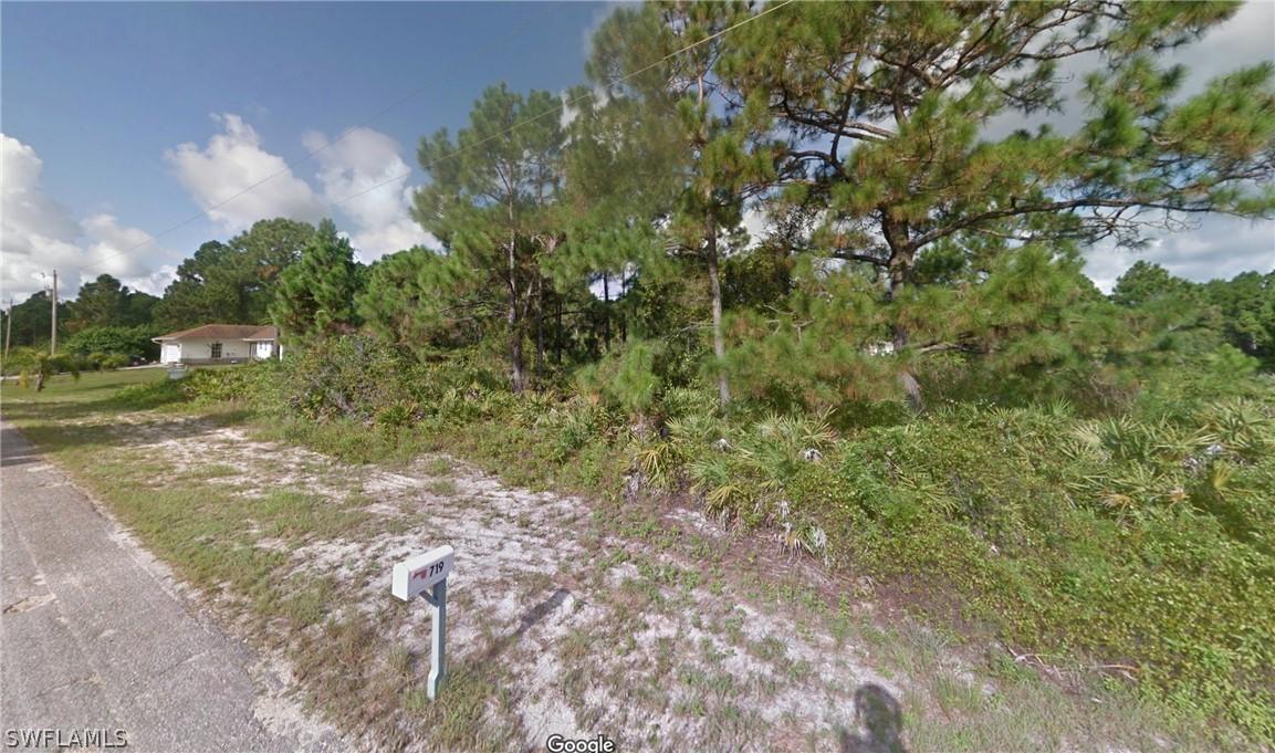 720 Da Vinci Ave., Lehigh Acres, FL 33974