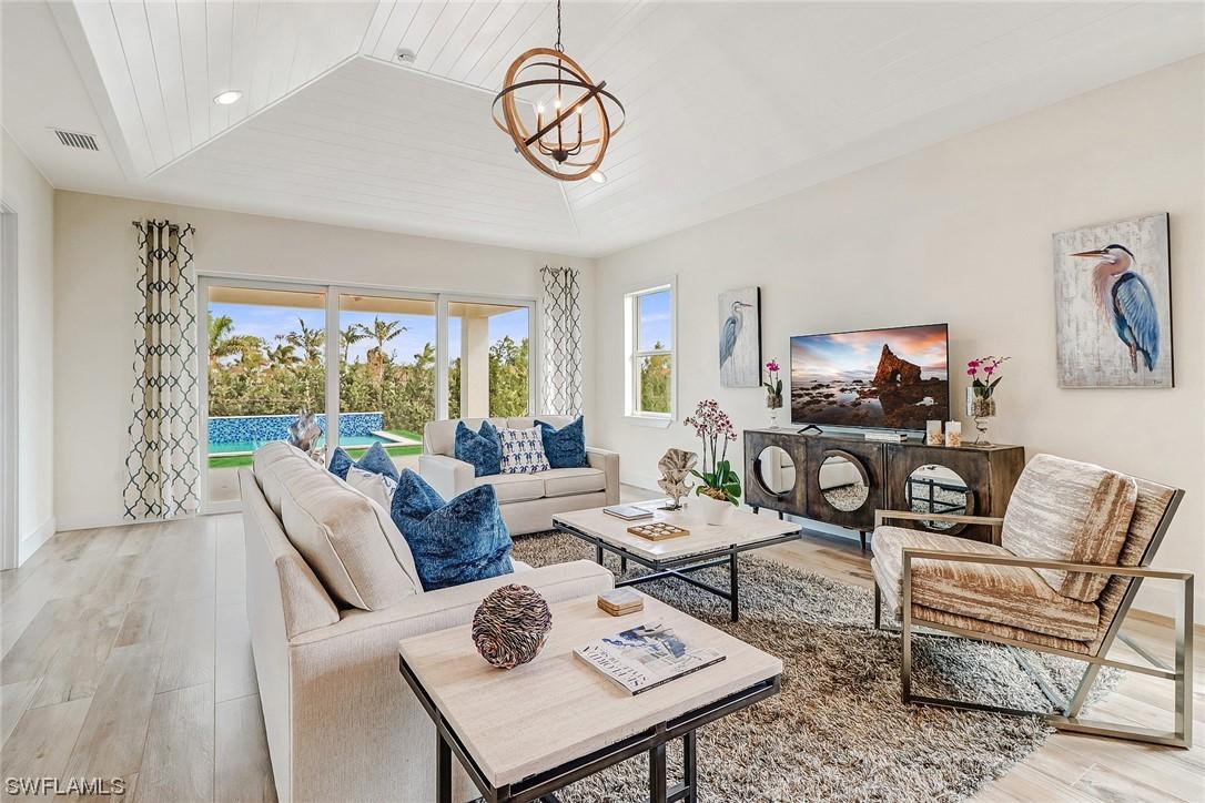 119 Cambria Ln., Naples, FL 34112