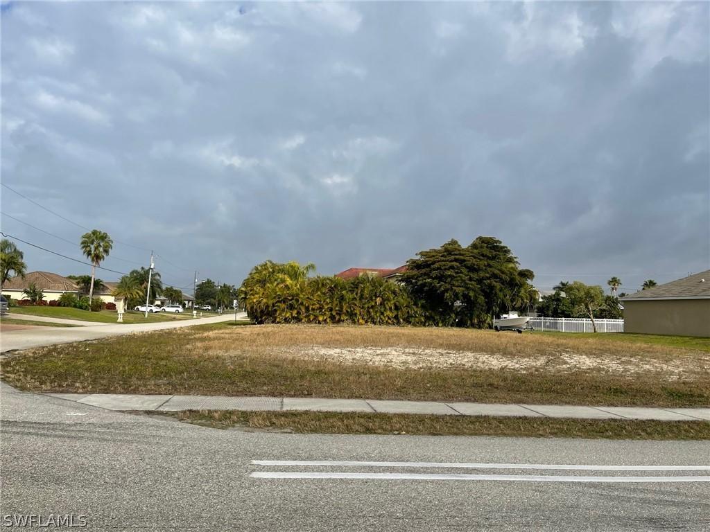 2711 Surfside Blvd., Cape Coral, FL 33914