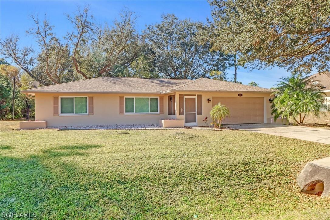 405 Greenwood Ave., Lehigh Acres, FL 33972