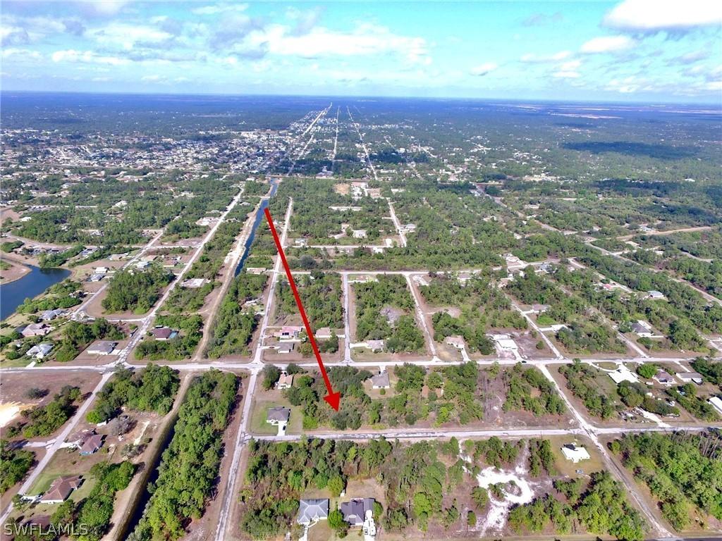 915 Barcelona St., Lehigh Acres, FL 33974