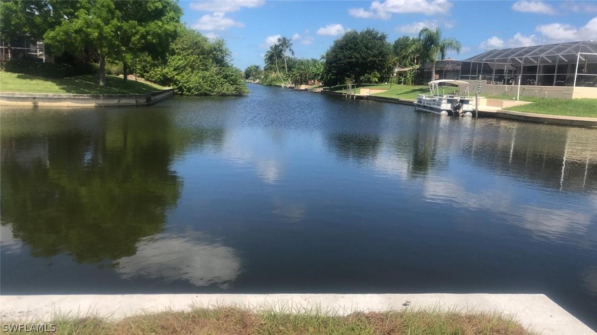 212 SE 23rd Pl., Cape Coral, FL 33990