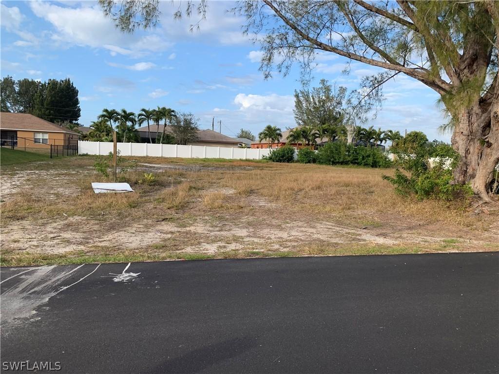 3717 SW 3rd Ter., Cape Coral, FL 33991