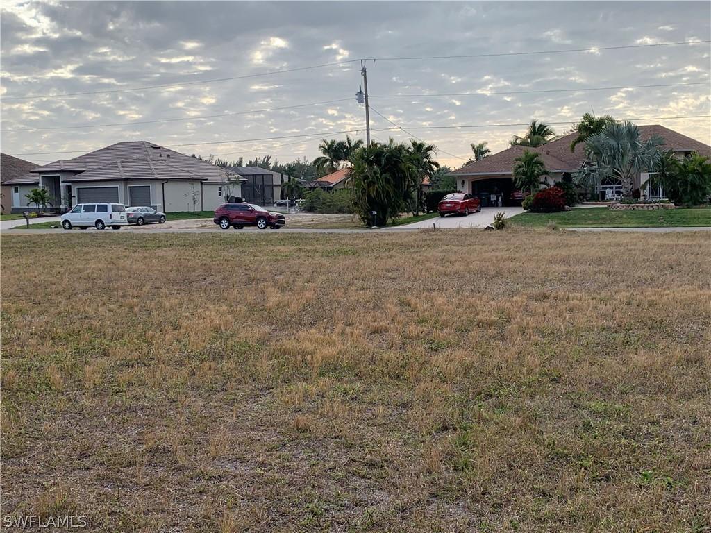 127 SW 35th Pl., Cape Coral, FL 33991