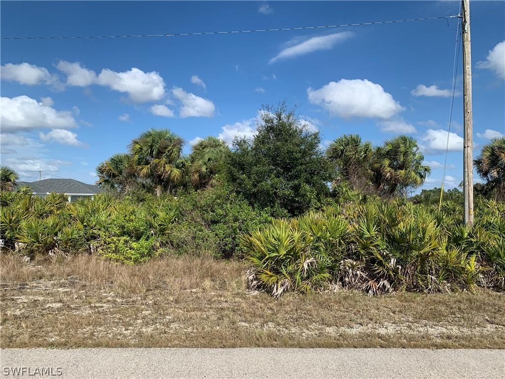 335 Palmyra Ave., Lehigh Acres, FL 33974