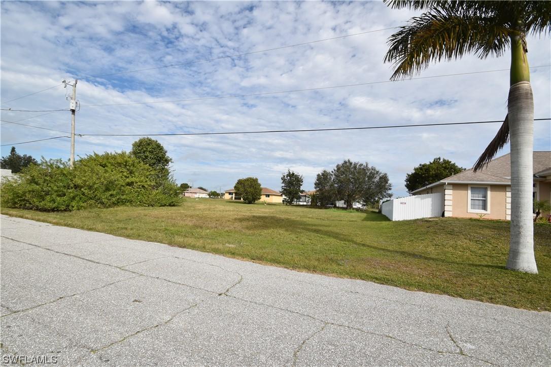 2225 NW 4th Ter., Cape Coral, FL 33993