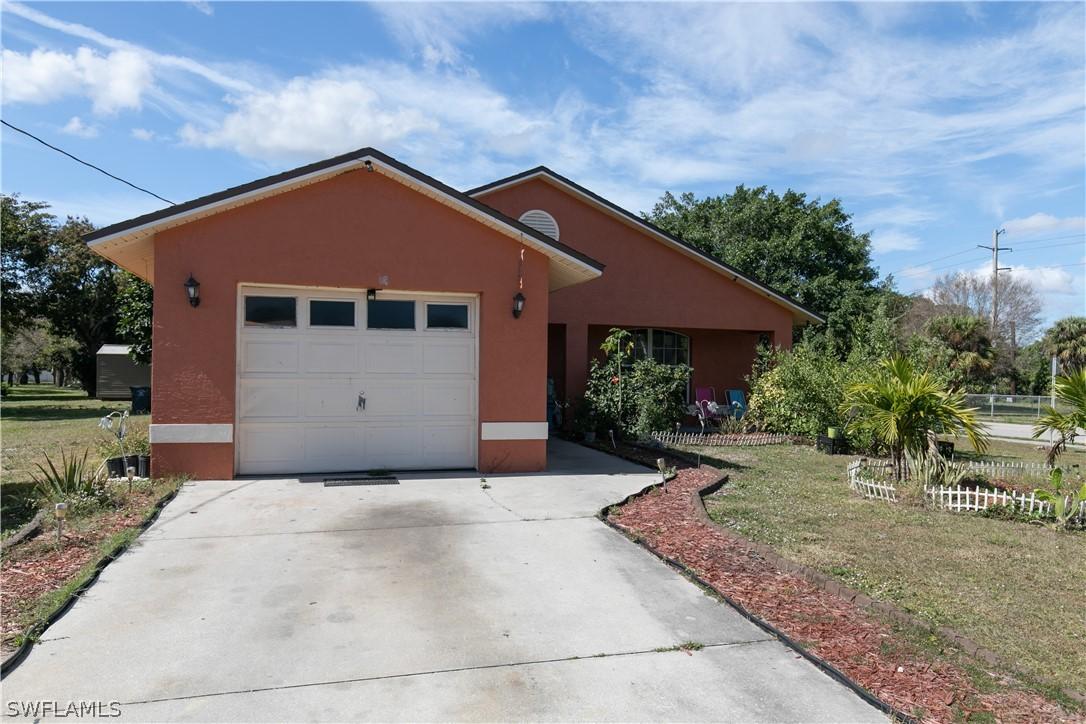 1860 Velasco St., Fort Myers, FL 33916