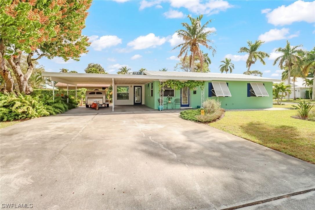 1009 6th Ln., Naples, FL 34102