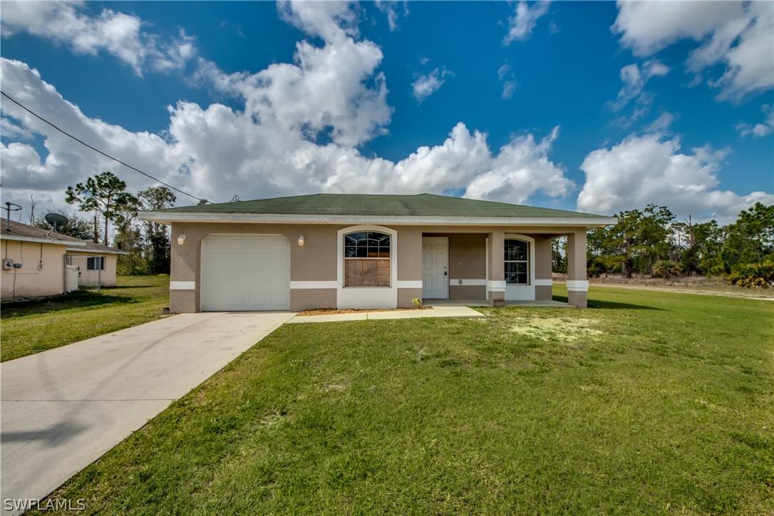 1070 Joponica Ave., Lehigh Acres, FL 33974