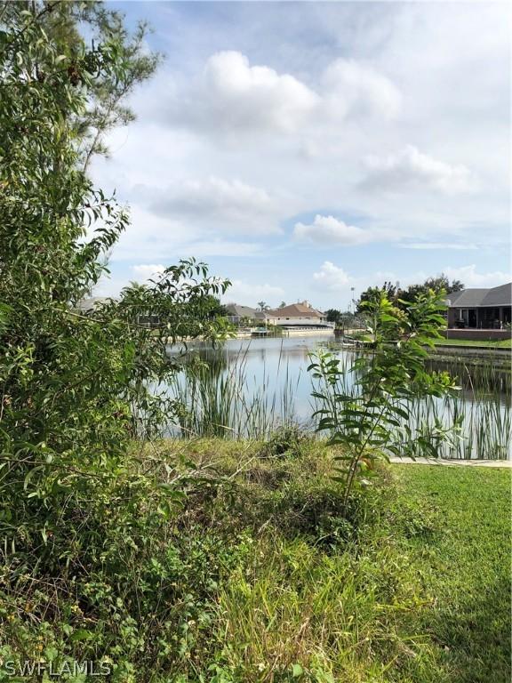 838 SW 12th Ter., Cape Coral, FL 33991