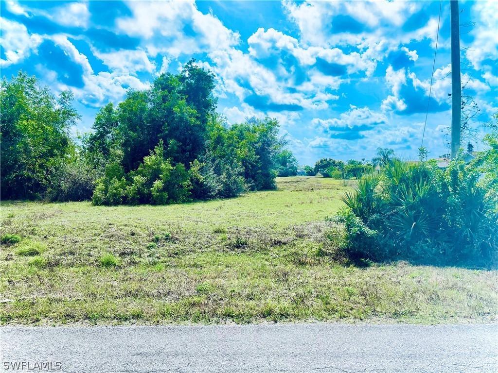 664 Manhattan St., Lehigh Acres, FL 33974