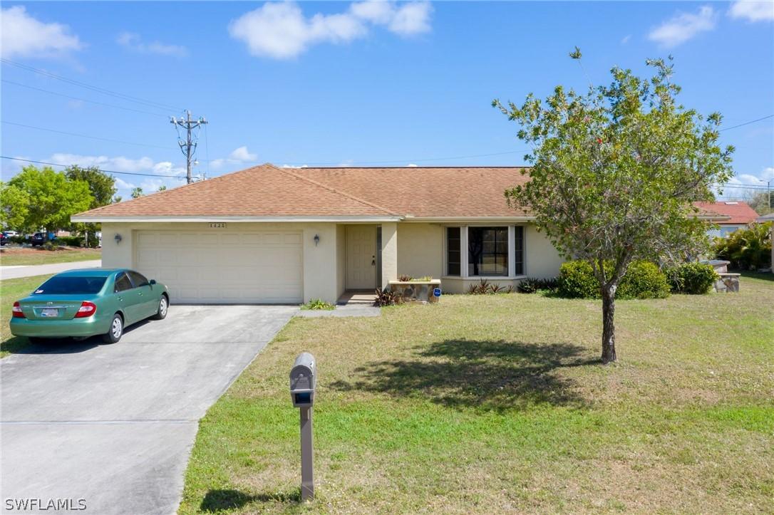1425 SE 8th Pl., Cape Coral, FL 33990