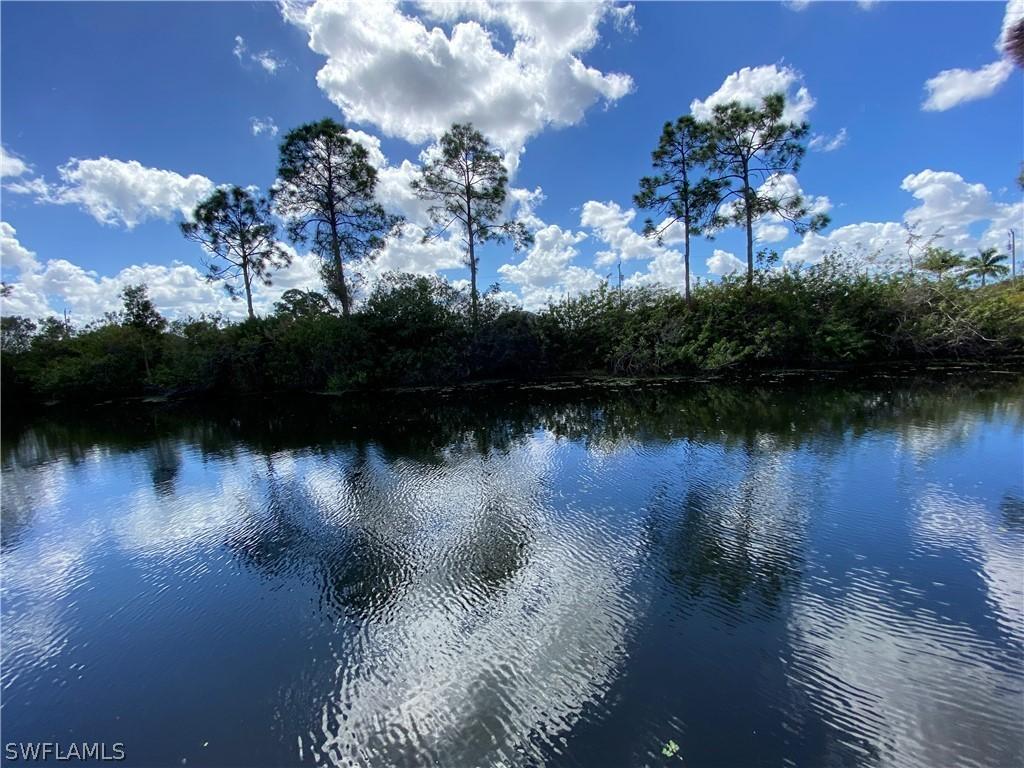 1702 NE 44th Ter., Cape Coral, FL 33909