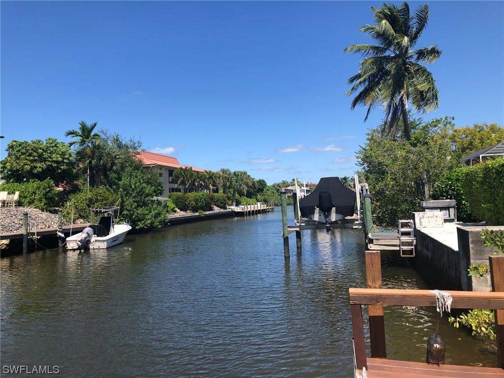 1180 Sandpiper St., Naples, FL 34102