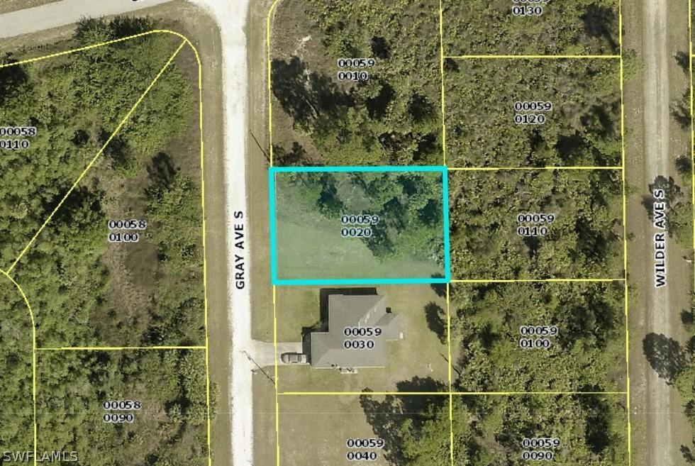 423 Gray Ave., Lehigh Acres, FL 33974