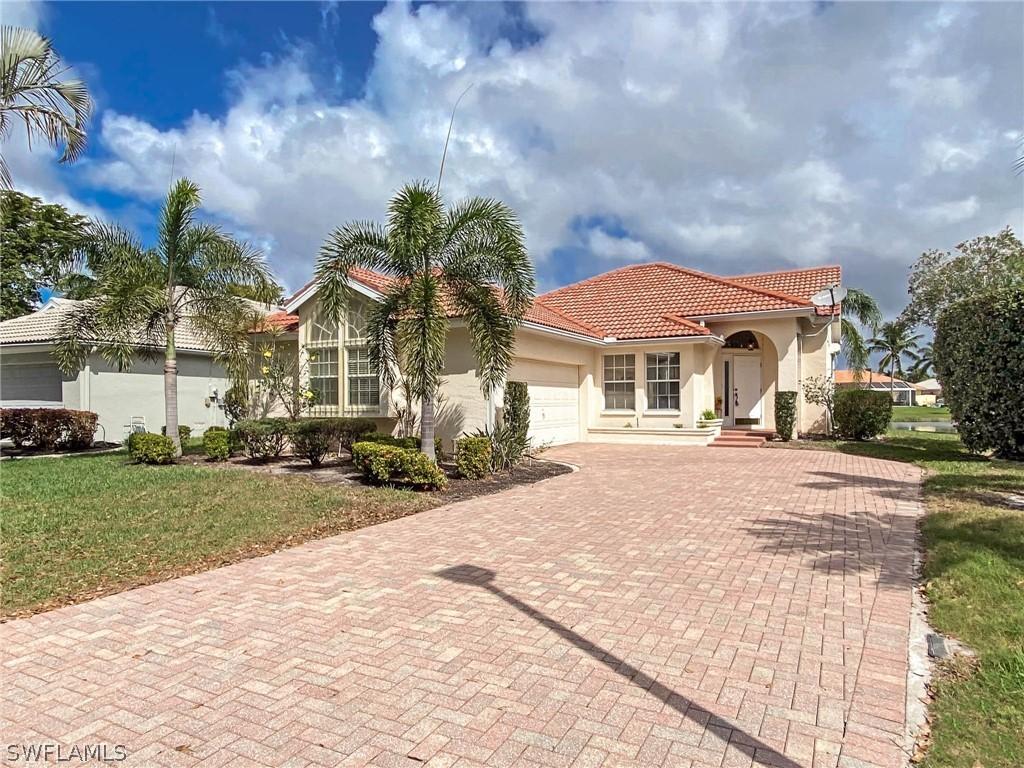 9954 Las Casas Dr., Fort Myers, FL 33919