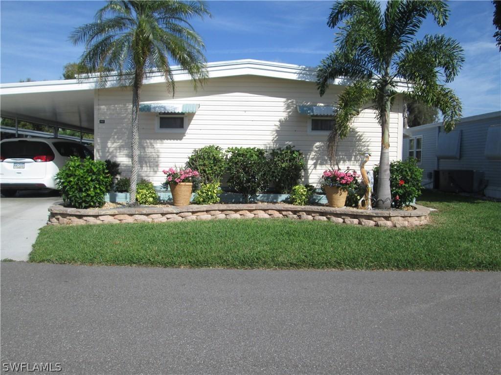352 Shoreland Dr., Fort Myers, FL 33905